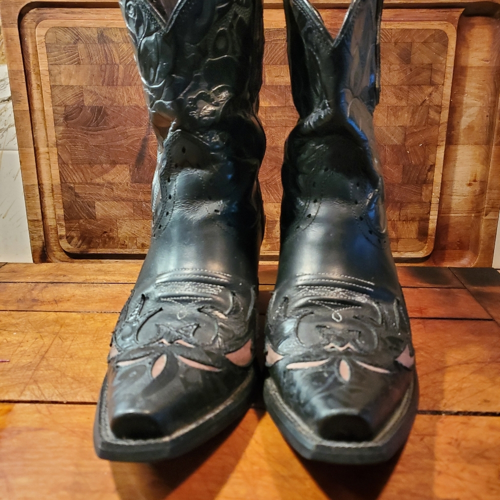 Ariat 7.5 womens boots